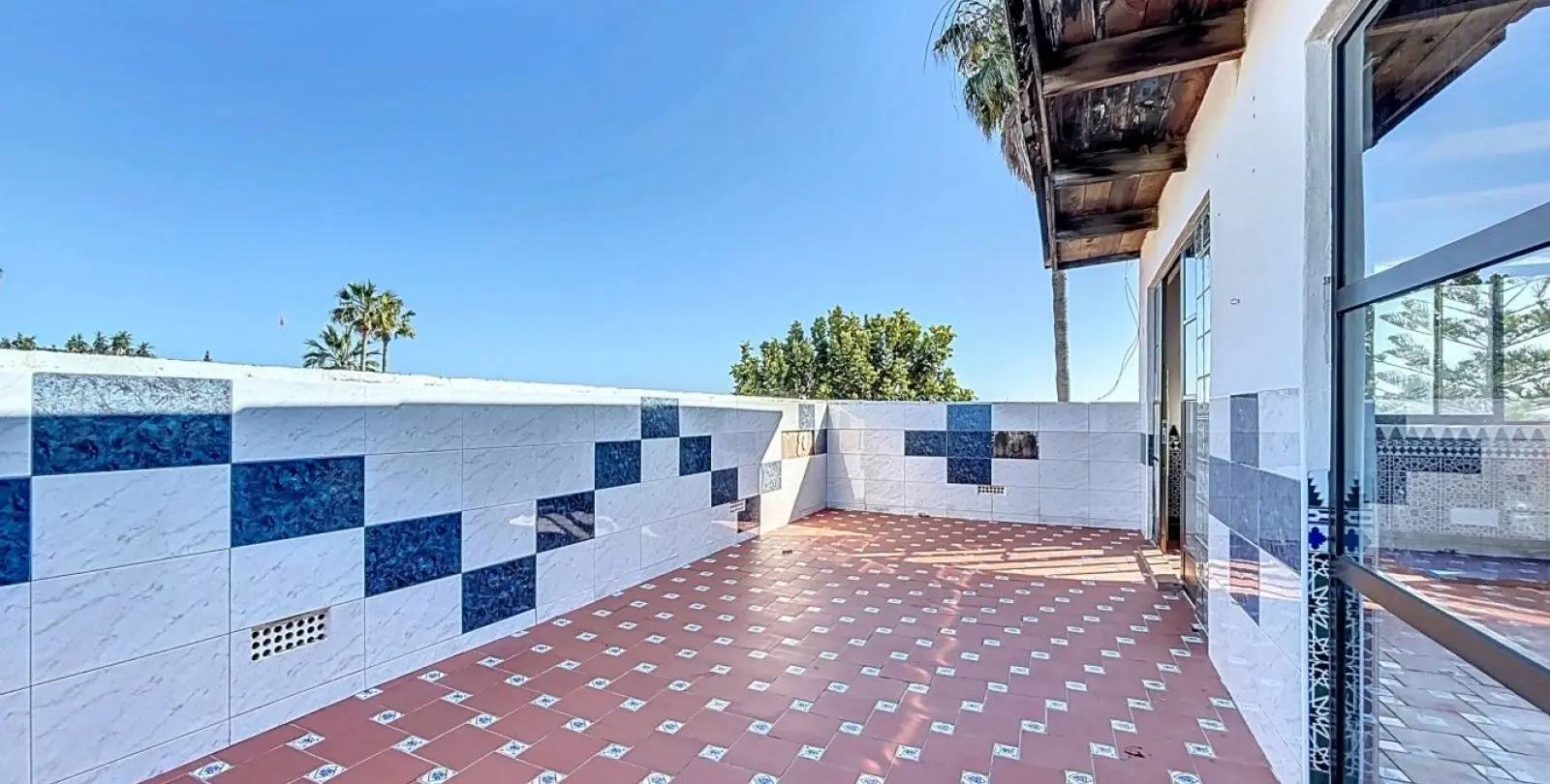 Sale of detached villa in Almayate 49