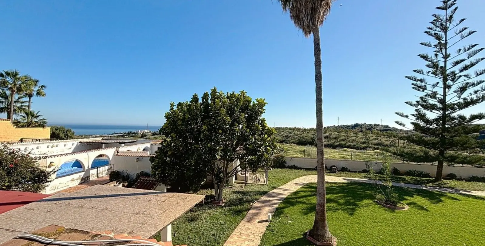 Sale of detached villa in Almayate 50