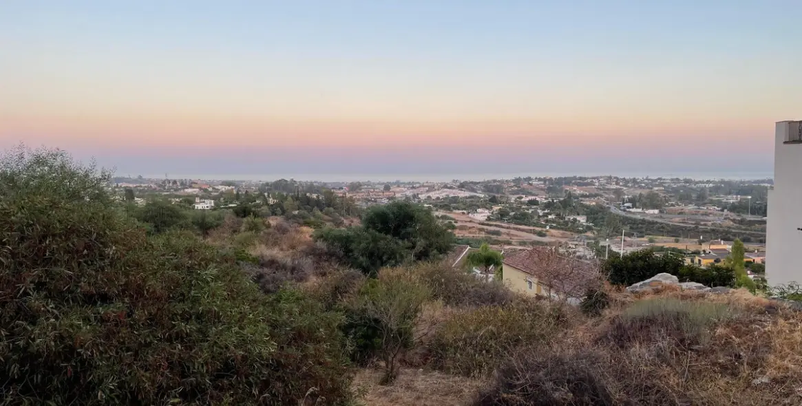 Venta de parcela residencial en Benahavís 1