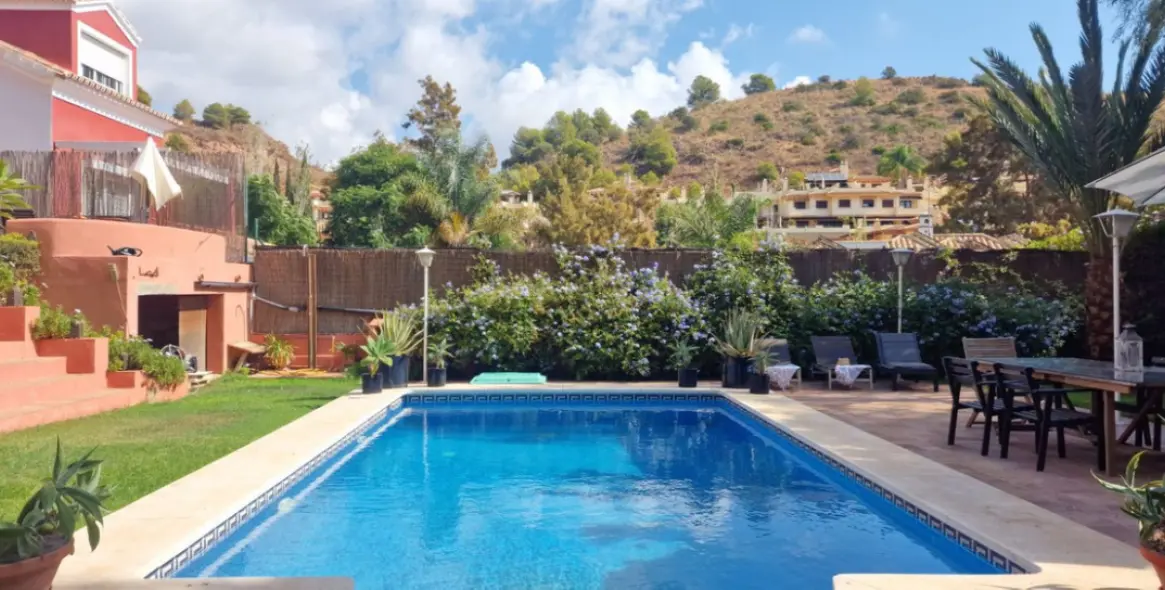 Sale of detached villa in Pinares de San Antón 2