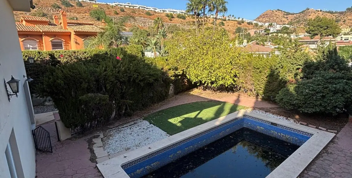 Sale of detached villa in Mayorazgo 12