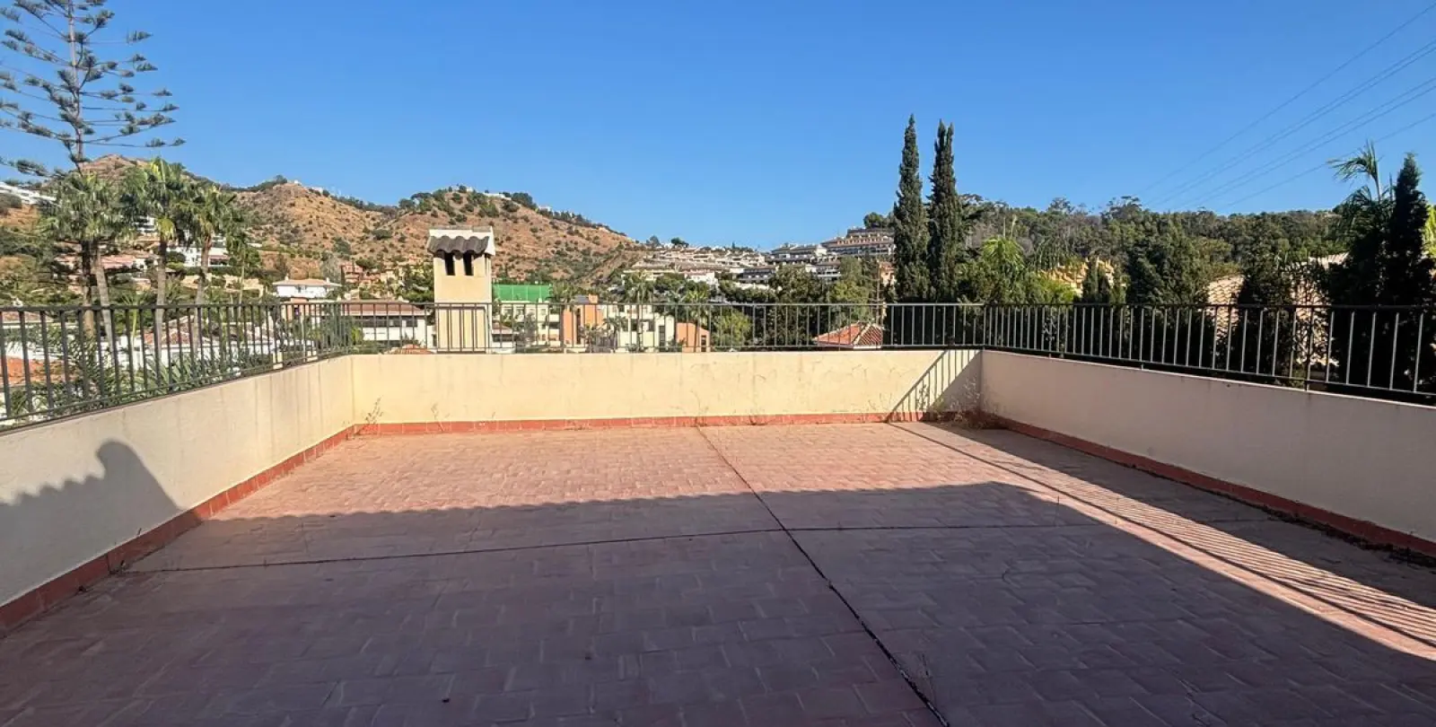 Sale of detached villa in Mayorazgo 9