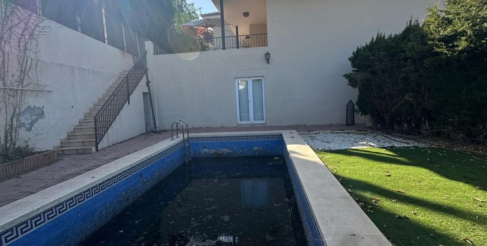 Venta de villa independiente en Mayorazgo 35