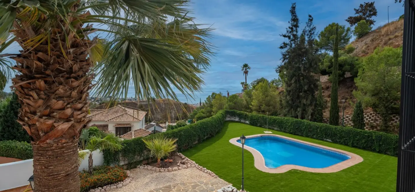 Venta de villa independiente en Pinares de San Antón 1