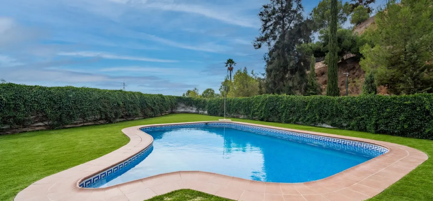 Venta de villa independiente en Pinares de San Antón 3