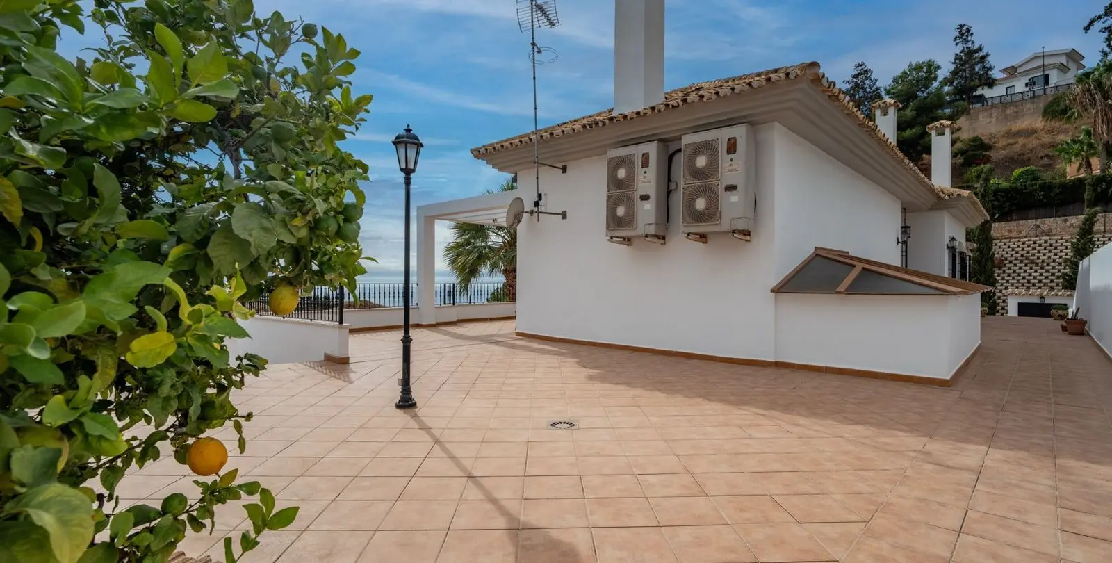 Продажа  отдельно стоящей виллы в Pinares de San Antón 40