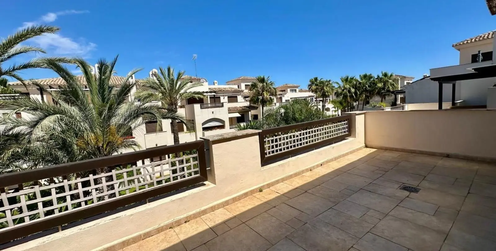 Venta de ático dúplex en Nueva Andalucía 6