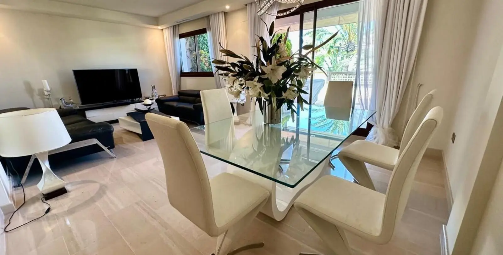 Venta de ático dúplex en Nueva Andalucía 11