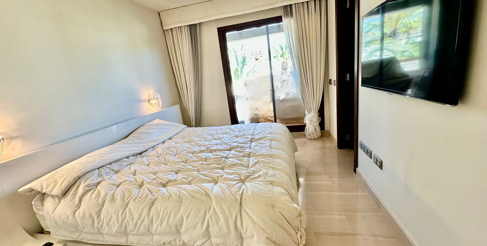 Venta de ático dúplex en Nueva Andalucía 15