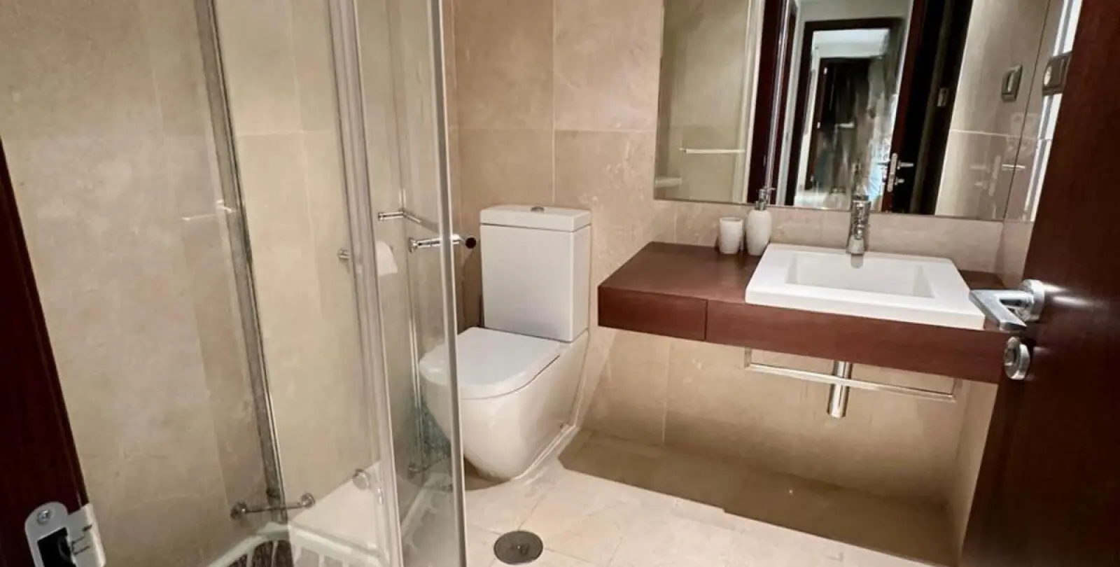 Venta de ático dúplex en Nueva Andalucía 19