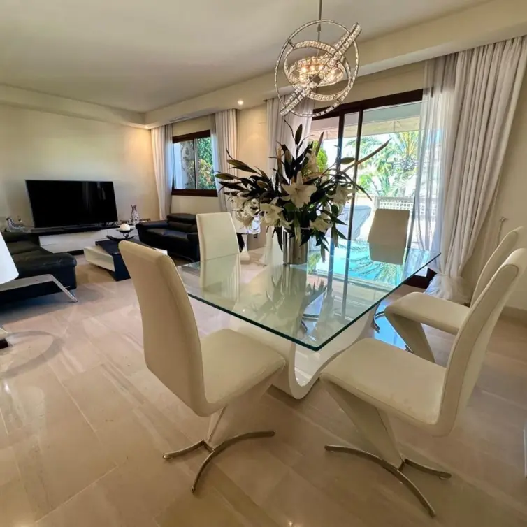 Sale of penthouse duplex in Nueva Andalucía