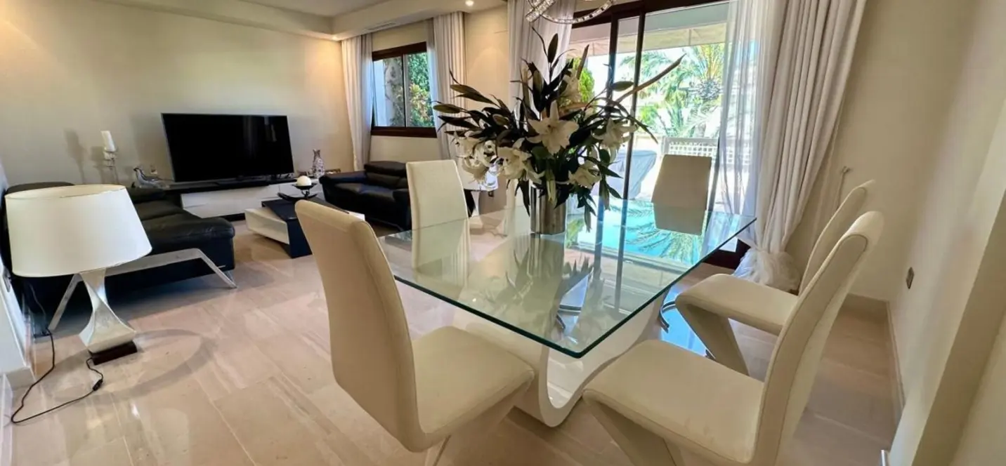 Sale of penthouse duplex in Nueva Andalucía 2