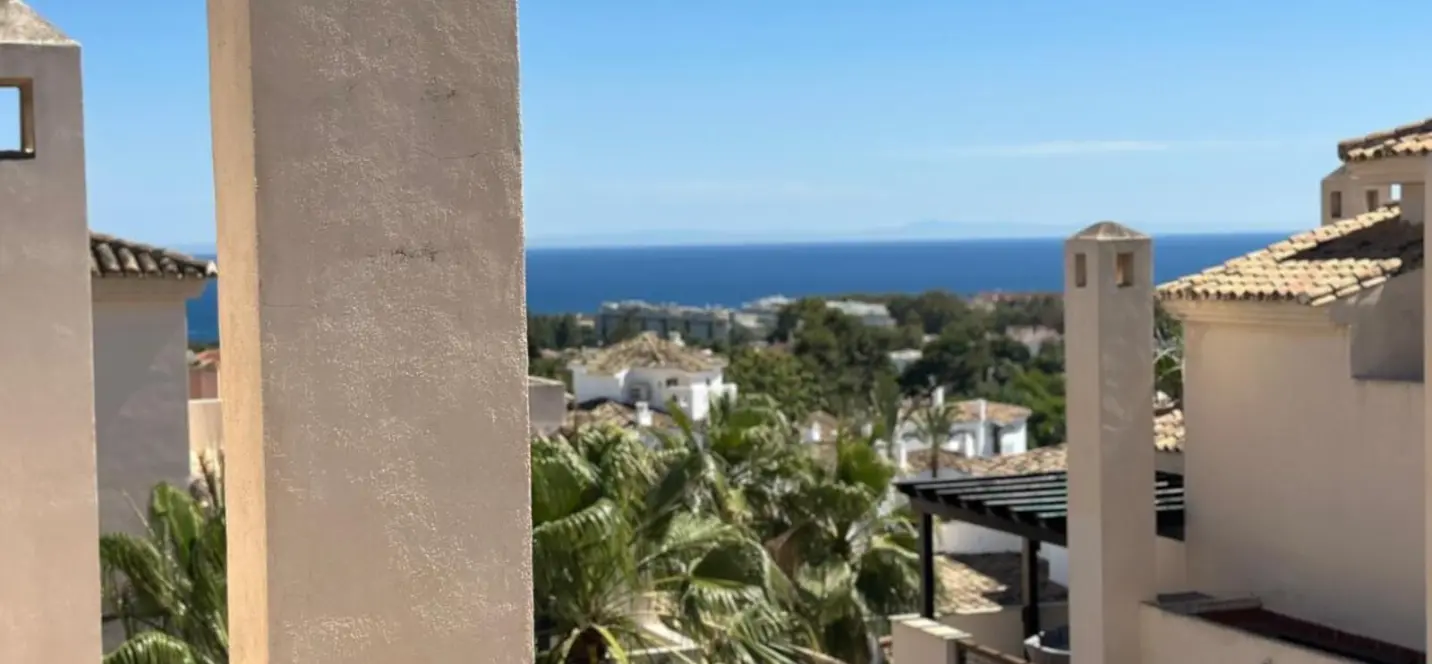 Sale of penthouse duplex in Nueva Andalucía 3