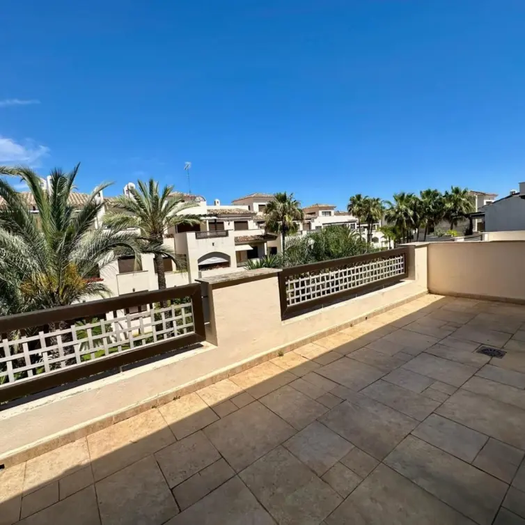Sale of penthouse duplex in Nueva Andalucía