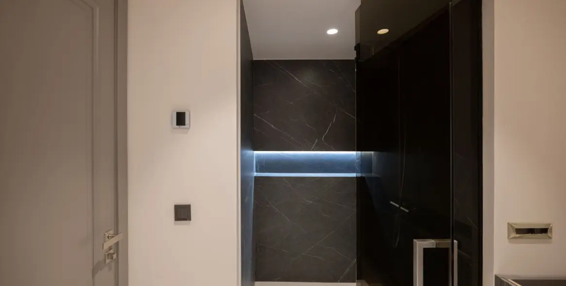 Venta de apartamento en planta baja en New Golden Mile 18