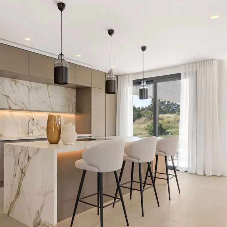 Sale of detached villa in Estepona