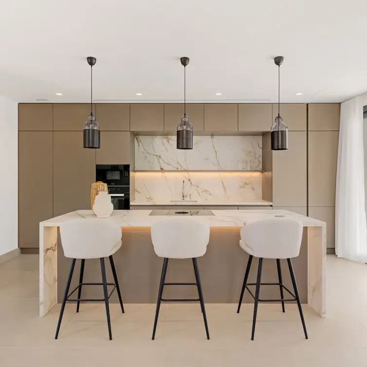 Sale of detached villa in Estepona