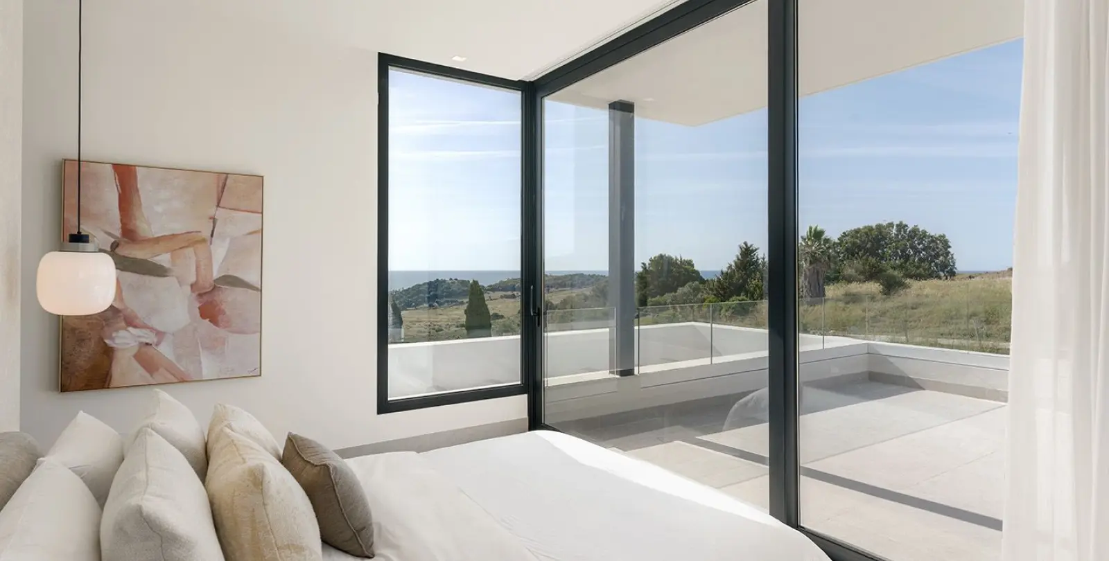 Sale of detached villa in Estepona 10