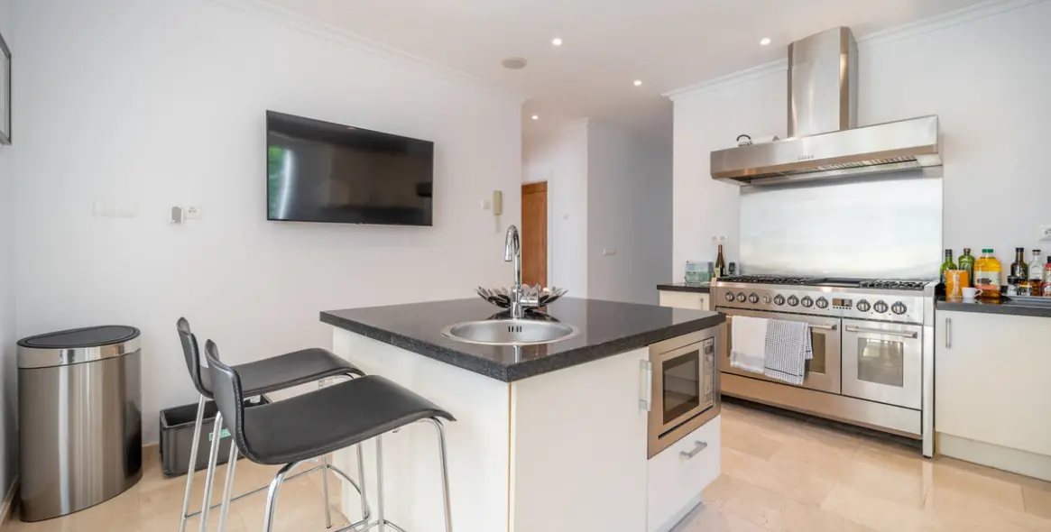 Sale of detached villa in Istán 24