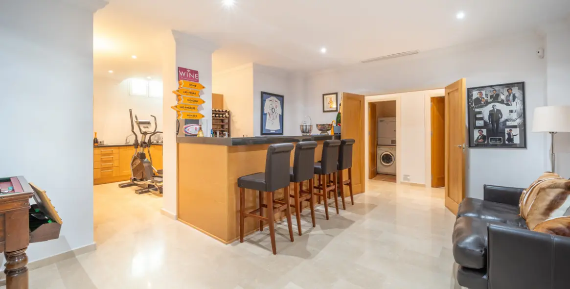 Sale of detached villa in Istán 31