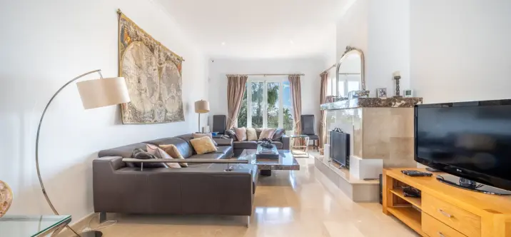 Venta de villa independiente en Istán 3