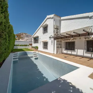 Venta de villa independiente en Fuengirola