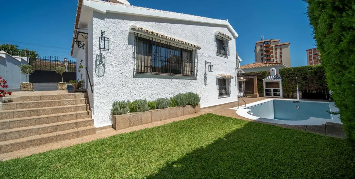 Venta de villa independiente en Fuengirola 3