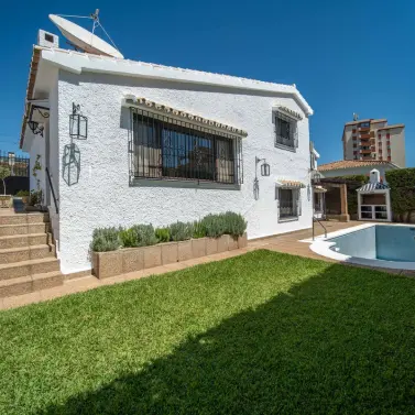 Venta de villa independiente en Fuengirola