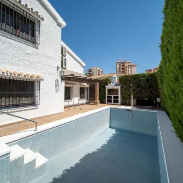 Venta de villa independiente en Fuengirola