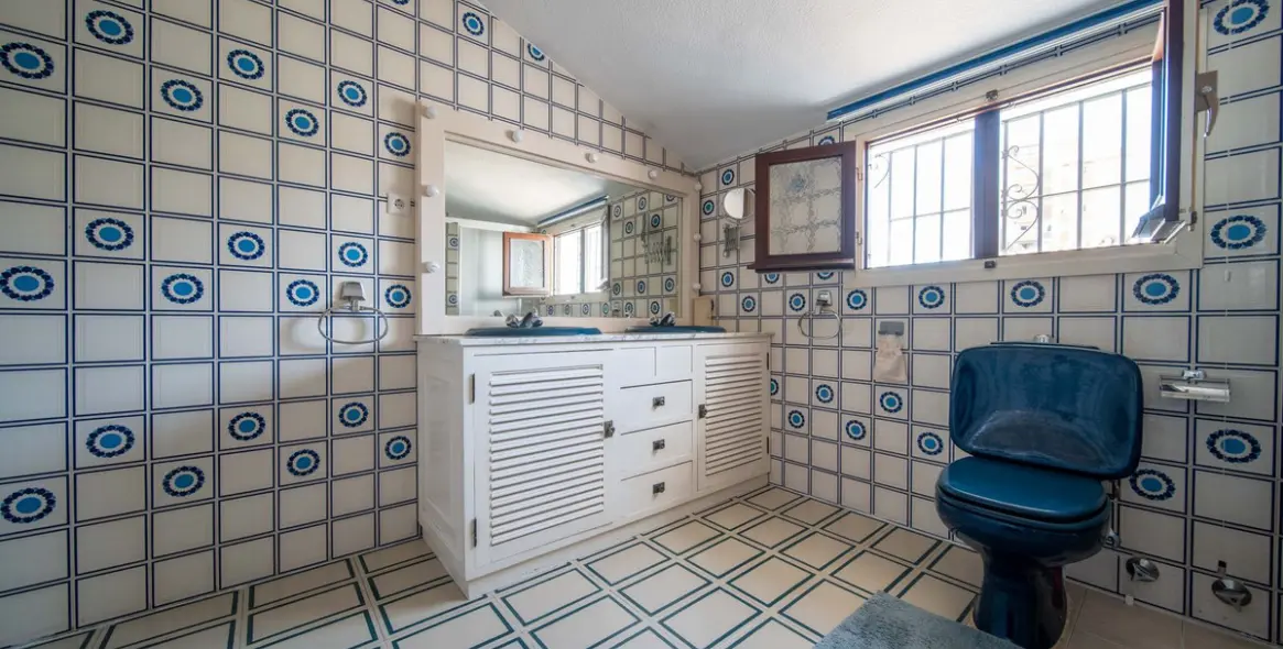 Продажа  отдельно стоящей виллы в Fuengirola 25