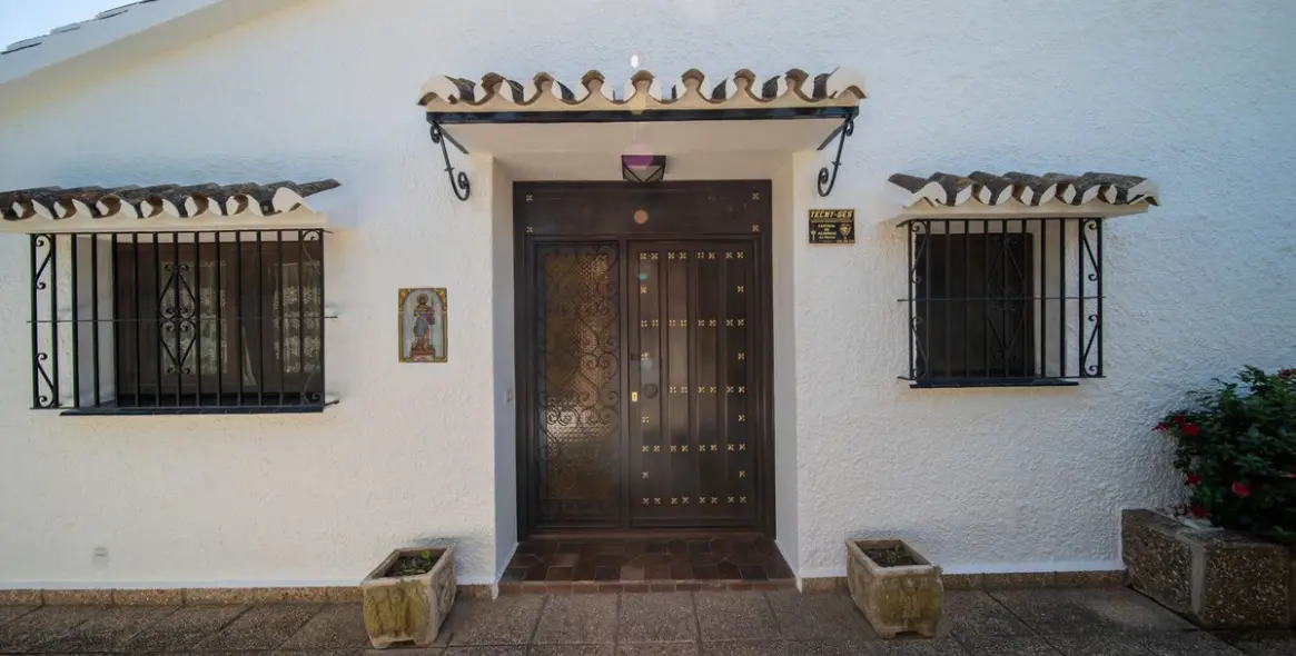 Продажа  отдельно стоящей виллы в Fuengirola 46