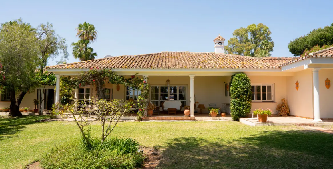 Продажа  отдельно стоящей виллы в Estepona (район El Paraiso) 2