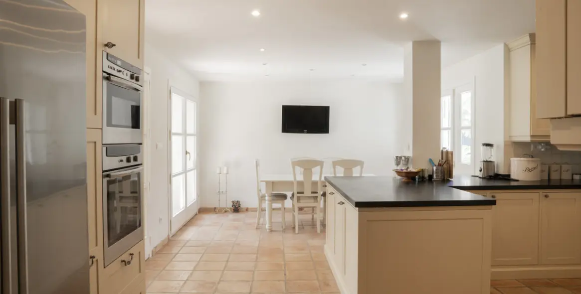 Продажа  отдельно стоящей виллы в Estepona (район El Paraiso) 7