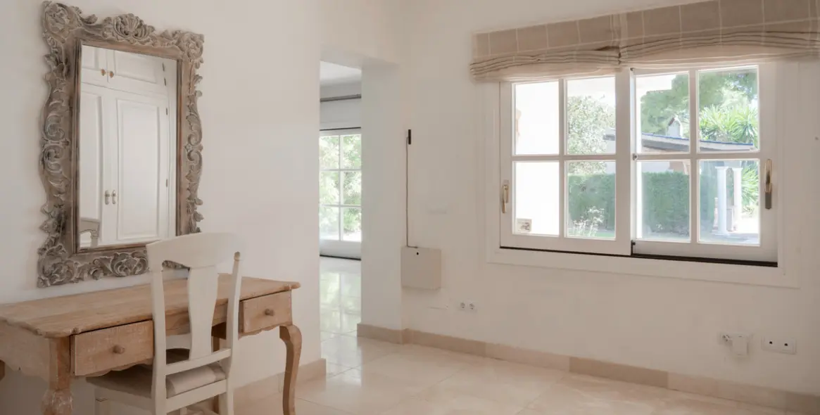 Продажа  отдельно стоящей виллы в Estepona (район El Paraiso) 9