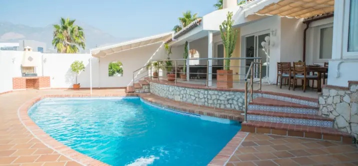 Продажа  отдельно стоящей виллы в Benalmadena 0