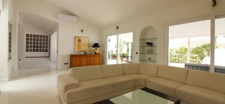 Продажа  отдельно стоящей виллы в Benalmadena 1