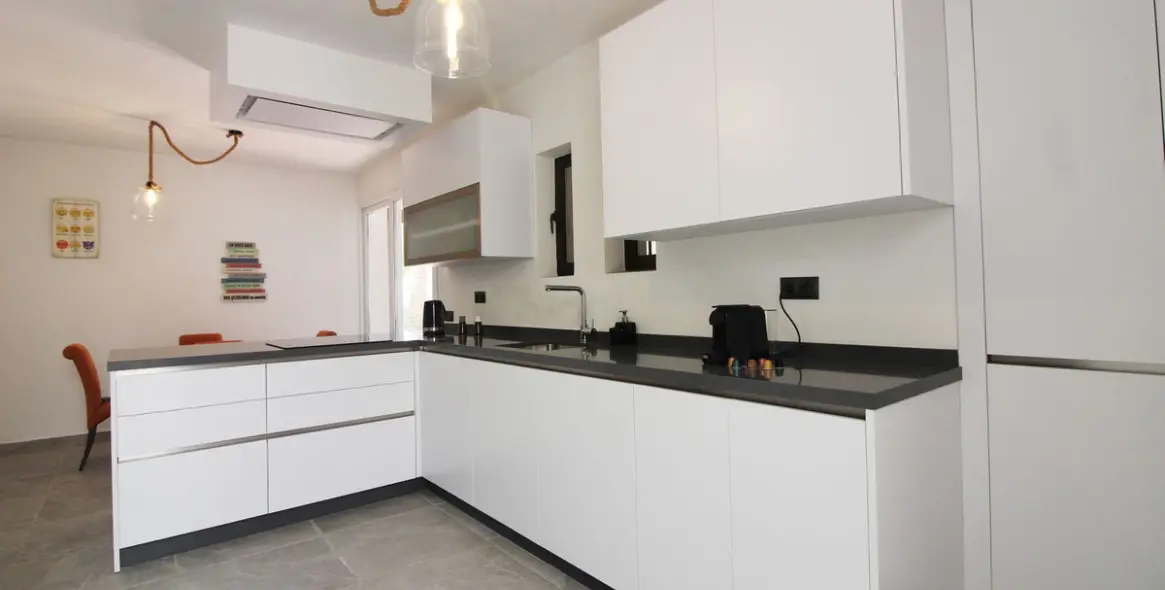 Продажа  отдельно стоящей виллы в Benalmadena 11