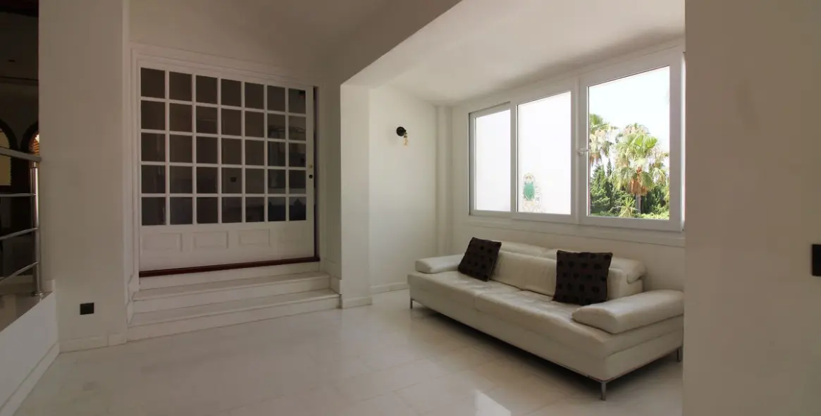 Продажа  отдельно стоящей виллы в Benalmadena 17