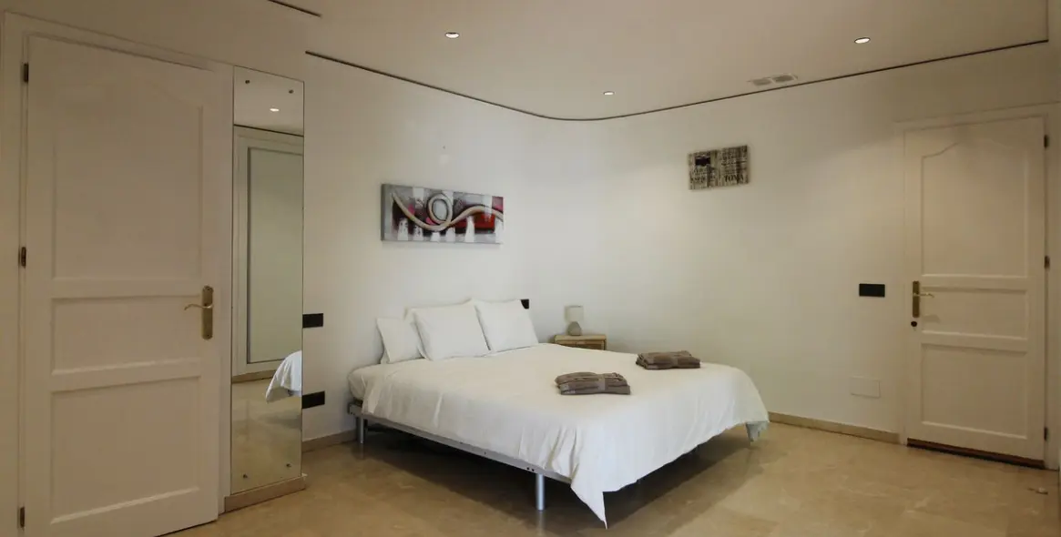 Продажа  отдельно стоящей виллы в Benalmadena 31