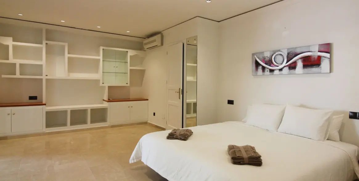 Продажа  отдельно стоящей виллы в Benalmadena 34