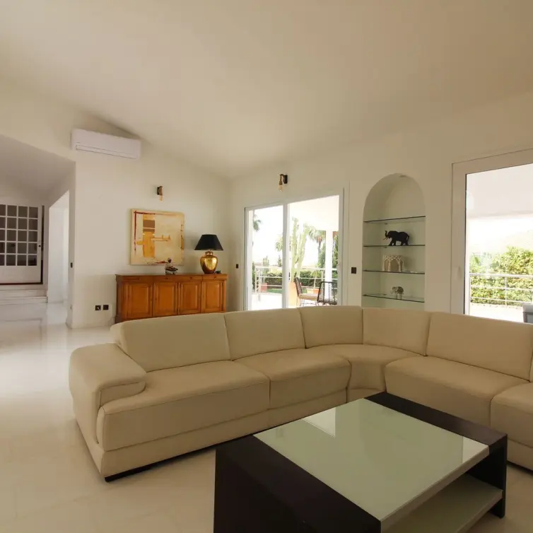 Sale of detached villa in Benalmadena