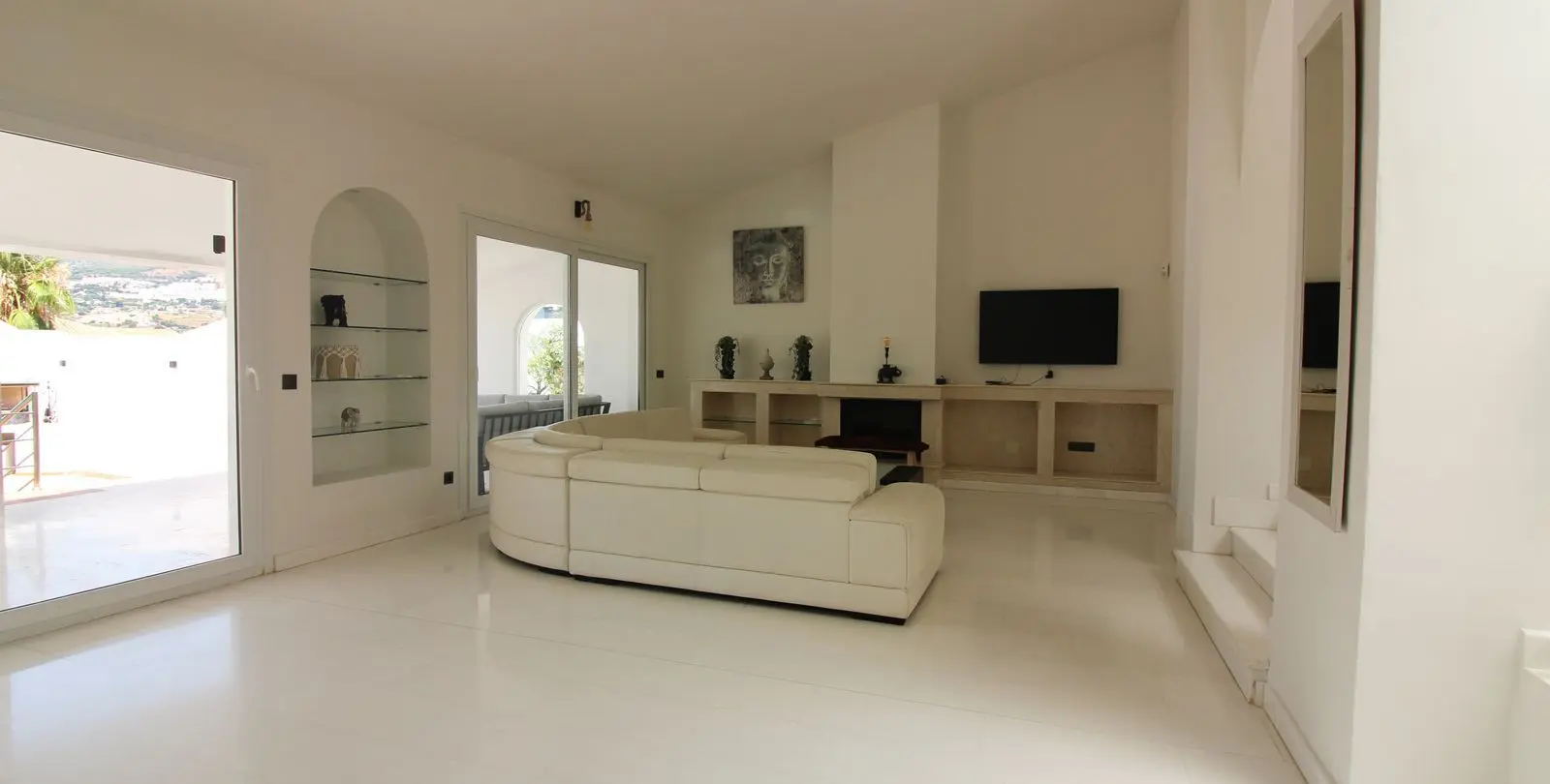 Продажа  отдельно стоящей виллы в Benalmadena 3