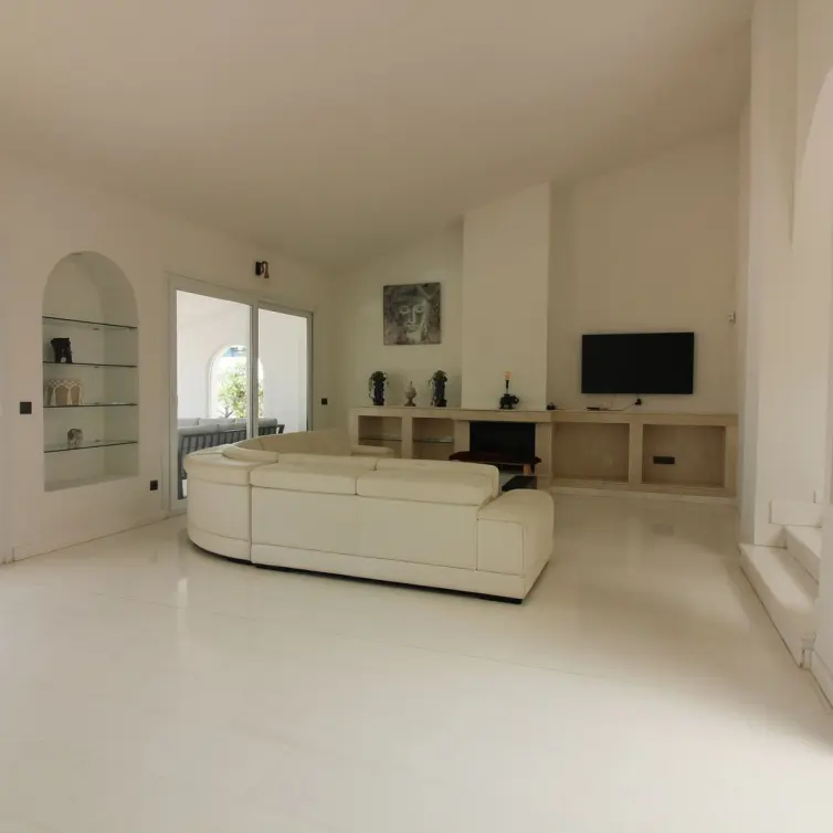Sale of detached villa in Benalmadena