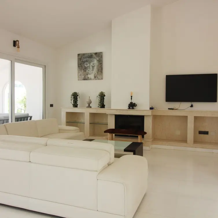 Sale of detached villa in Benalmadena