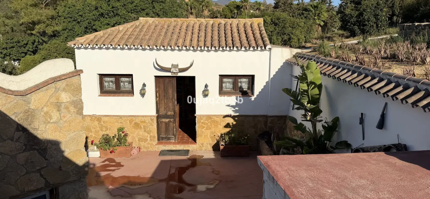 Sale of residential plot in Estepona 4