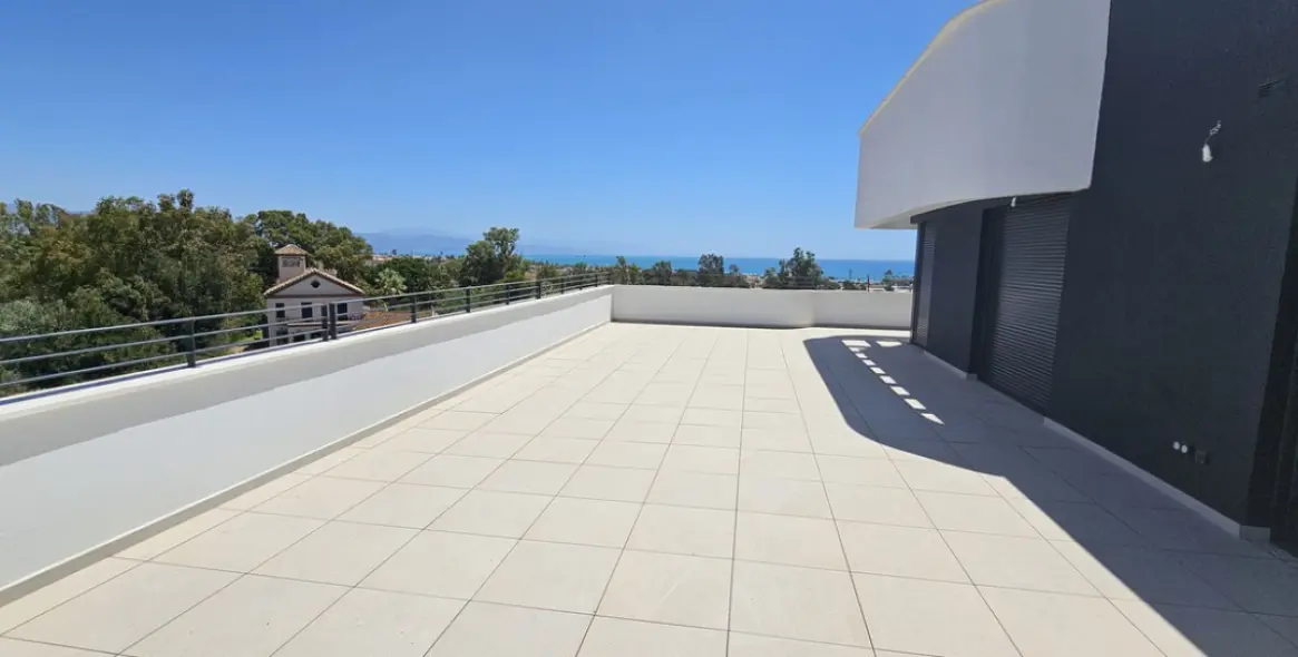 Sale of penthouse in Torremolinos 25