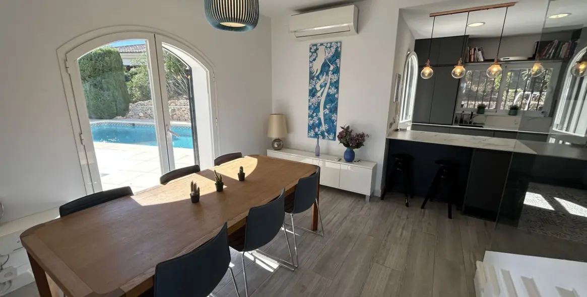 Продажа  отдельно стоящей виллы в Marbella East (район Elviria) 3