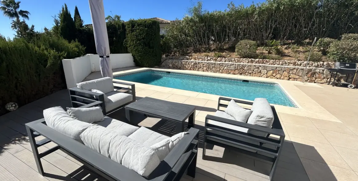 Продажа  отдельно стоящей виллы в Marbella East (район Elviria) 6