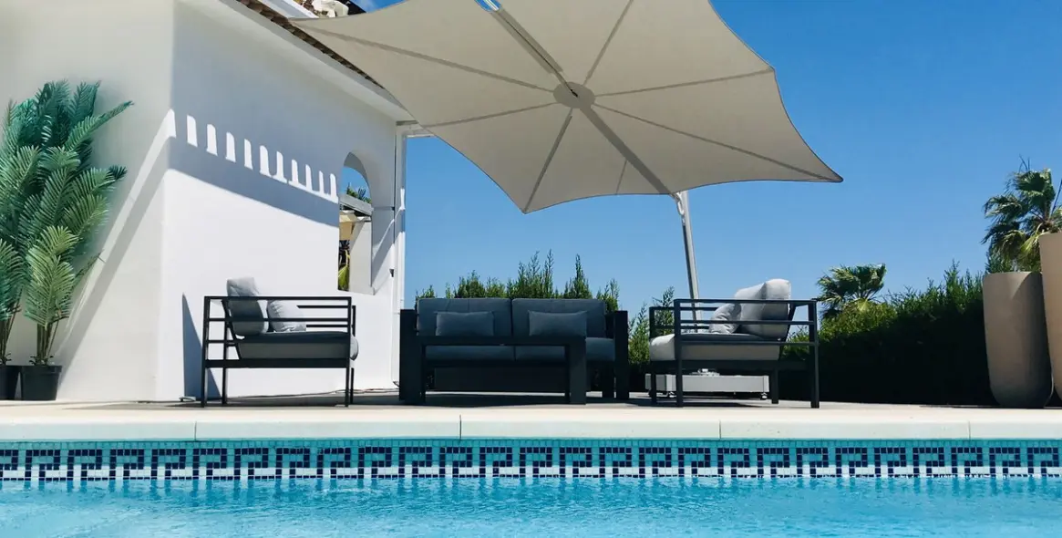 Продажа  отдельно стоящей виллы в Marbella East (район Elviria) 10