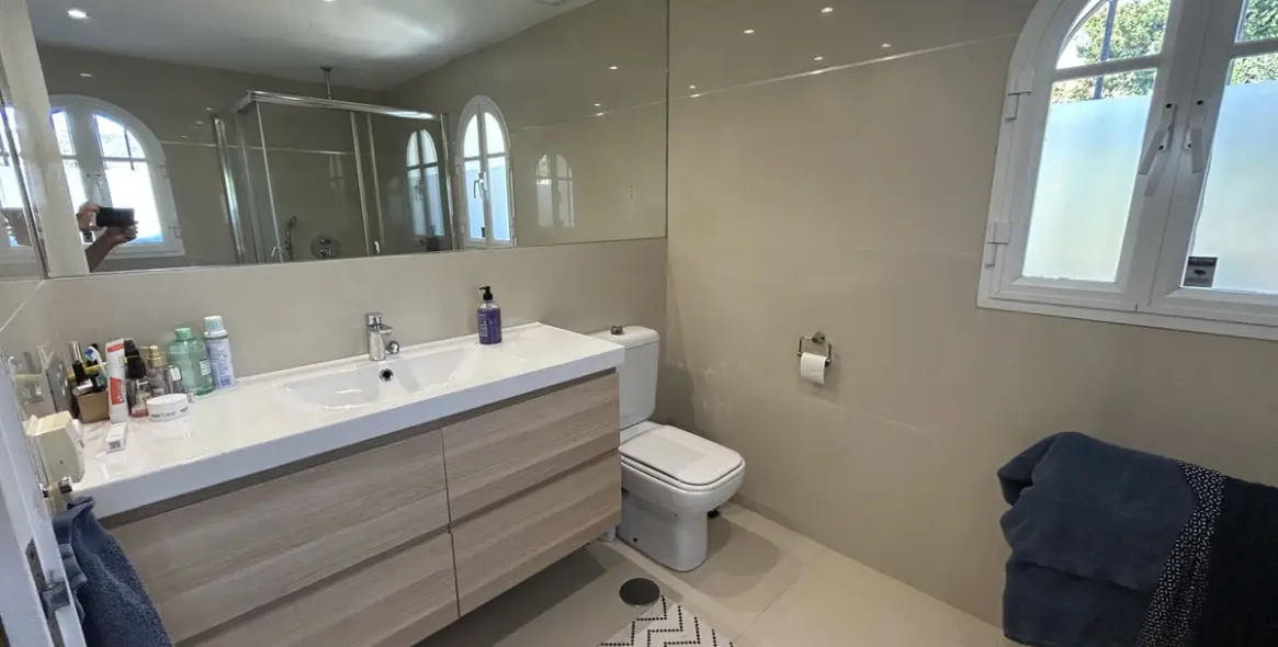 Продажа  отдельно стоящей виллы в Marbella East (район Elviria) 12